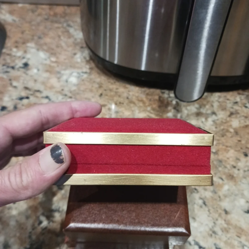 Vtg Tivoli Red & Black Enamel Casino Dice Cufflinks w/Tie Pin In Original Box.